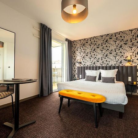 Néméa Appart'Hôtel Vélizy Europe Esterno foto