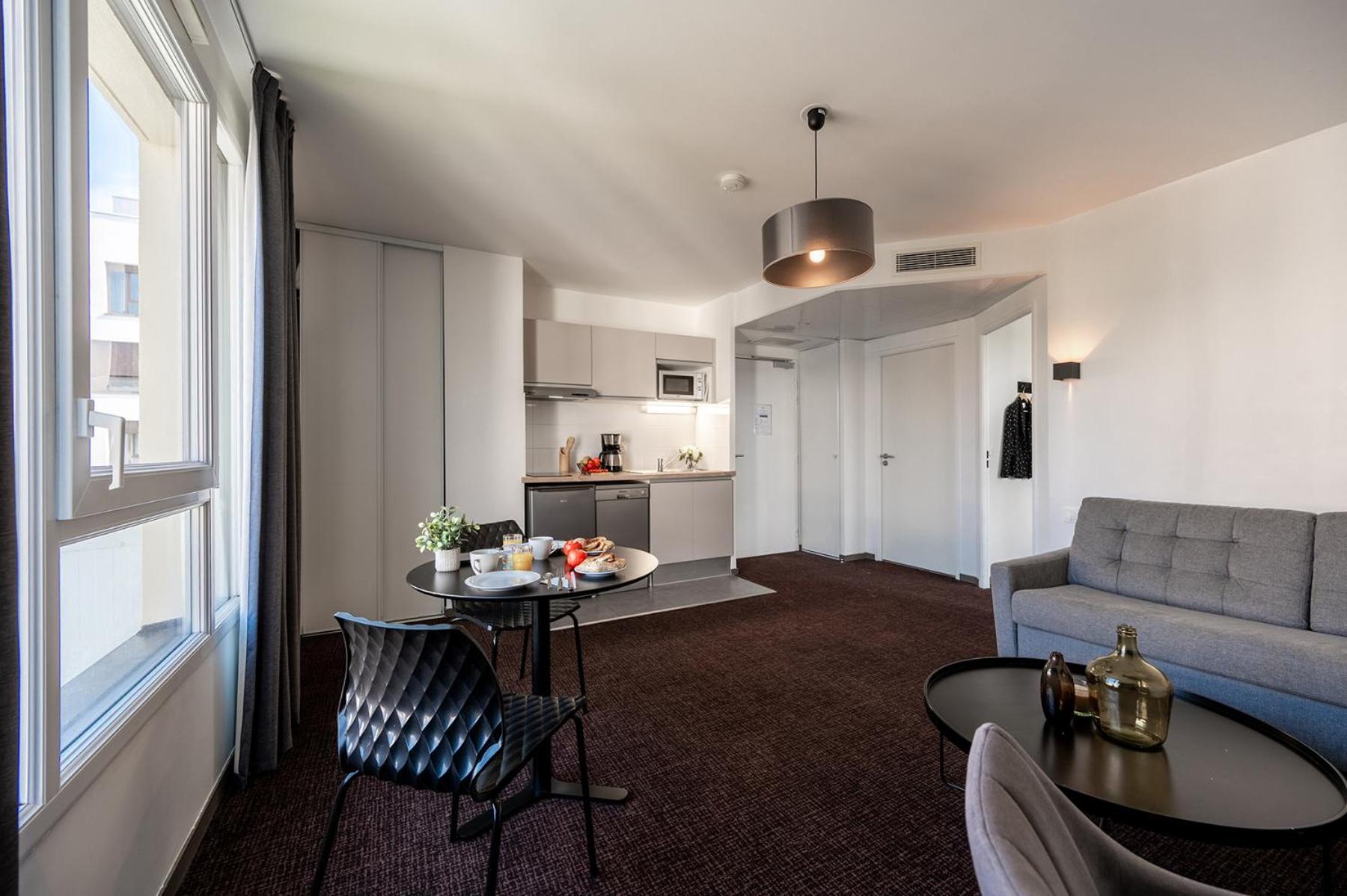 Néméa Appart'Hôtel Vélizy Europe Esterno foto